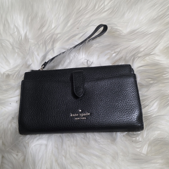 kate spade Handbags - Kate Spade Black Leather Wristlet Wallet